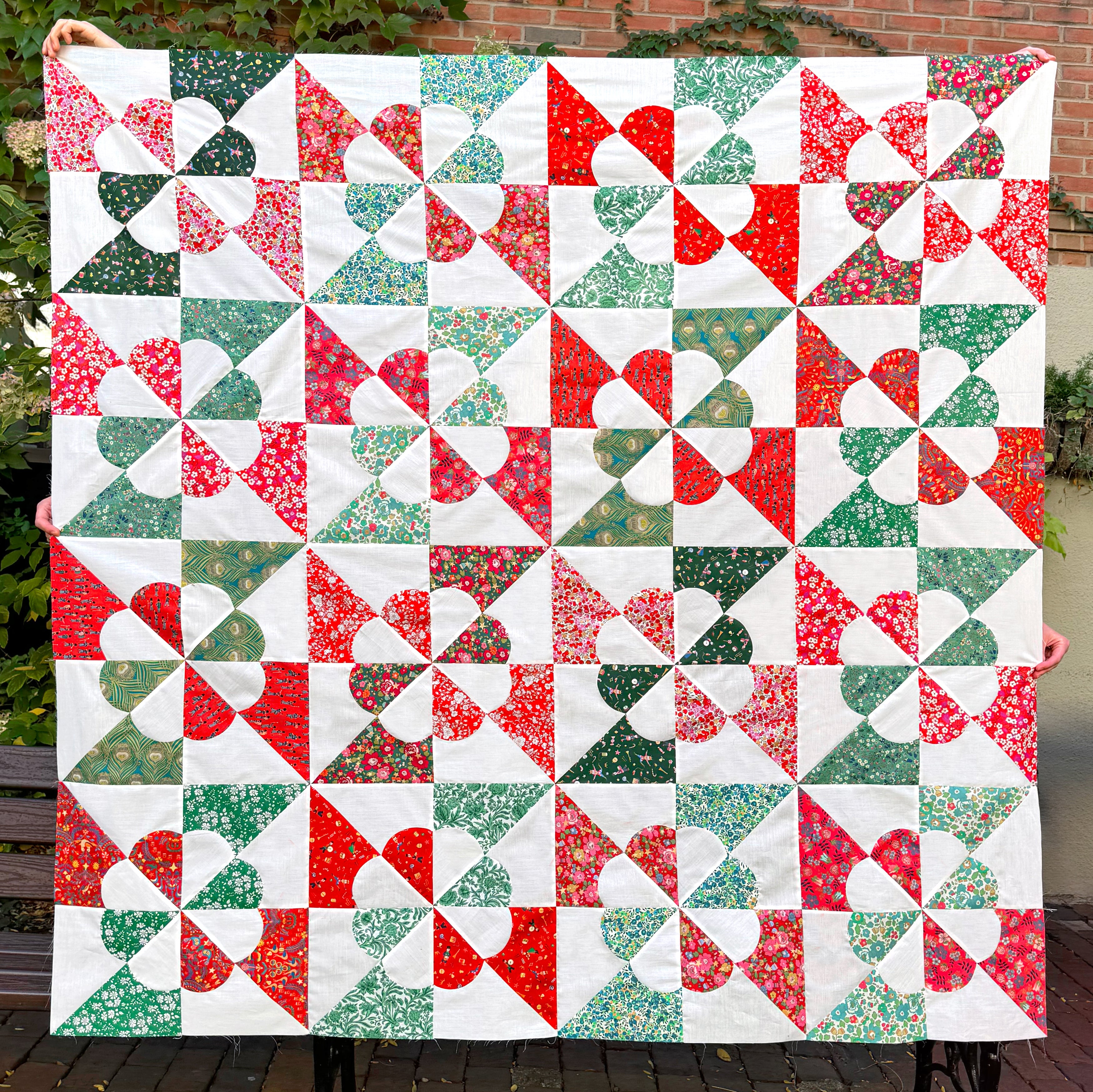 Noel Quilt Kit by Suzy Quilts – Red and Green
