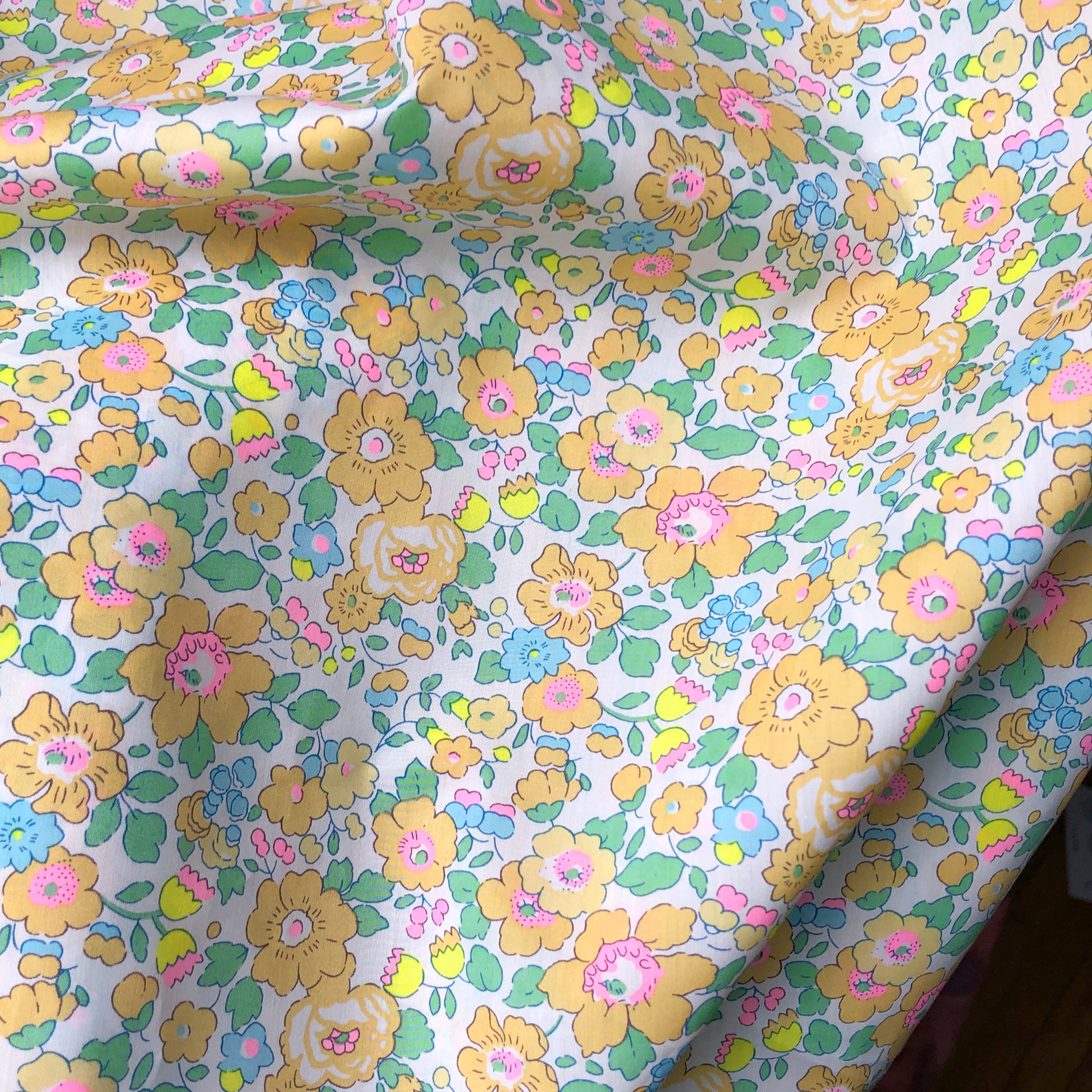 Betsy Neon Tan