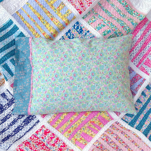 {{ featured_image.alt | escape }}